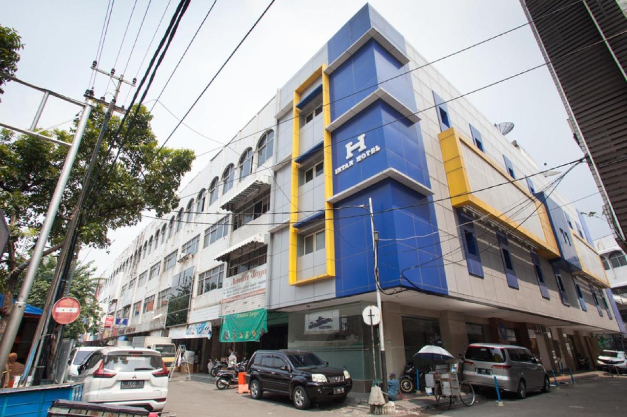 Reddoorz Near Pasar Turi Station Hotell Kapasari Exteriör bild